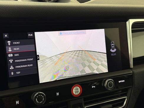 Certified 2026 Porsche Macan AWD/4WD image 21