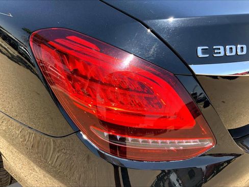 Used 2019 Mercedes-Benz C 300 4MATIC Sedan image 31