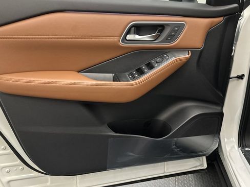 New 2026 Nissan Rogue Platinum AWD/4WD image 16