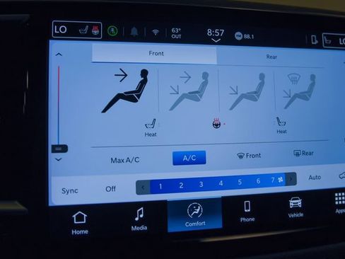 Used 2025 Chrysler Pacifica Select FWD image 25