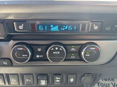 Used 2019 Toyota Tacoma TRD Off-Road AWD/4WD image 36