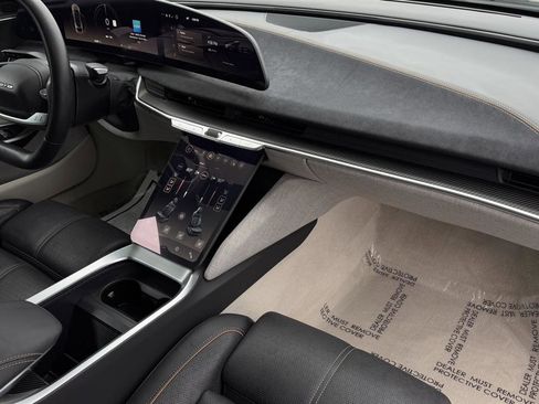 Used 2023 Lucid Air Grand Touring image 32