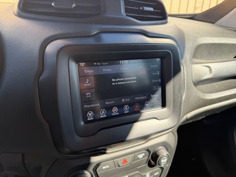 Used 2018 Jeep Renegade Latitude image 14