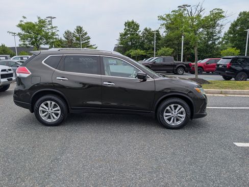Used 2014 Nissan Rogue SV AWD/4WD image 2