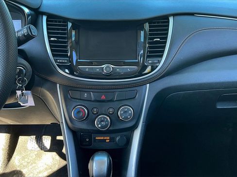 Used 2022 Chevrolet Trax LT image 27
