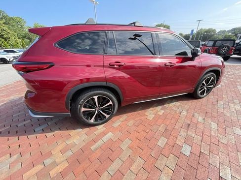 Used 2022 Toyota Highlander XSE FWD image 35
