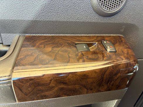 Used 2015 Ford F250 Platinum w/ FX4 Off-Road Package image 30