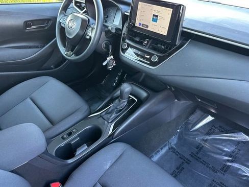 Used 2025 Toyota Corolla LE image 19