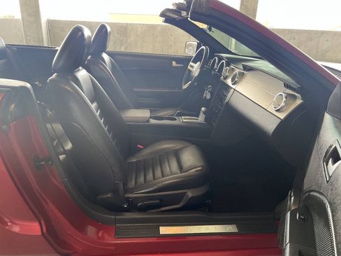 Used 2005 Ford Mustang GT RWD image 17
