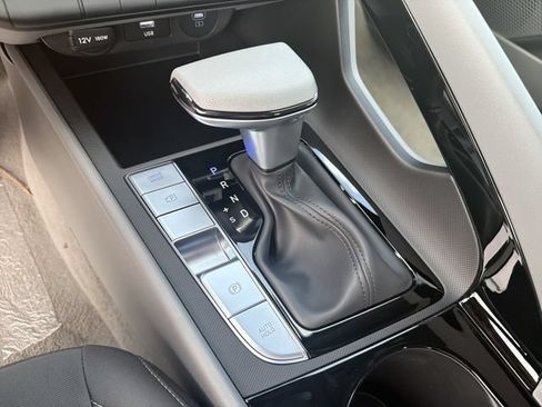 New 2026 Hyundai Elantra Hybrid FWD image 32