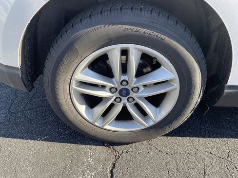 Used 2018 Ford Edge SEL w/ Equipment Group 201A image 18