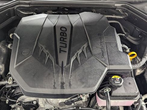 Used 2025 Genesis G70 2.5T AWD/4WD image 12