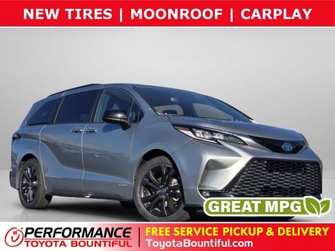Used 2021 Toyota Sienna XSE FWD image 1