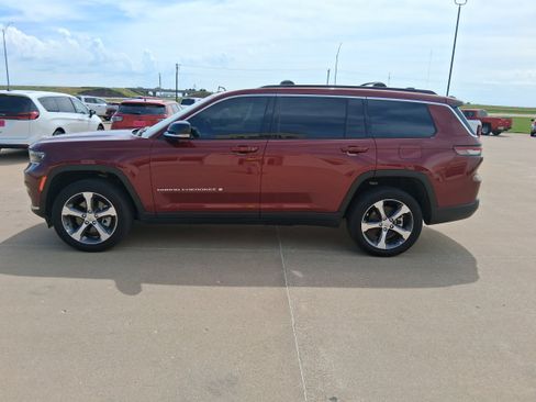 Used 2025 Jeep Grand Cherokee L Limited AWD/4WD image 5
