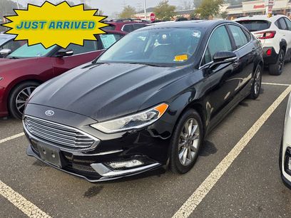 Used 2017 Ford Fusion SE w/ Fusion SE Technology Package
