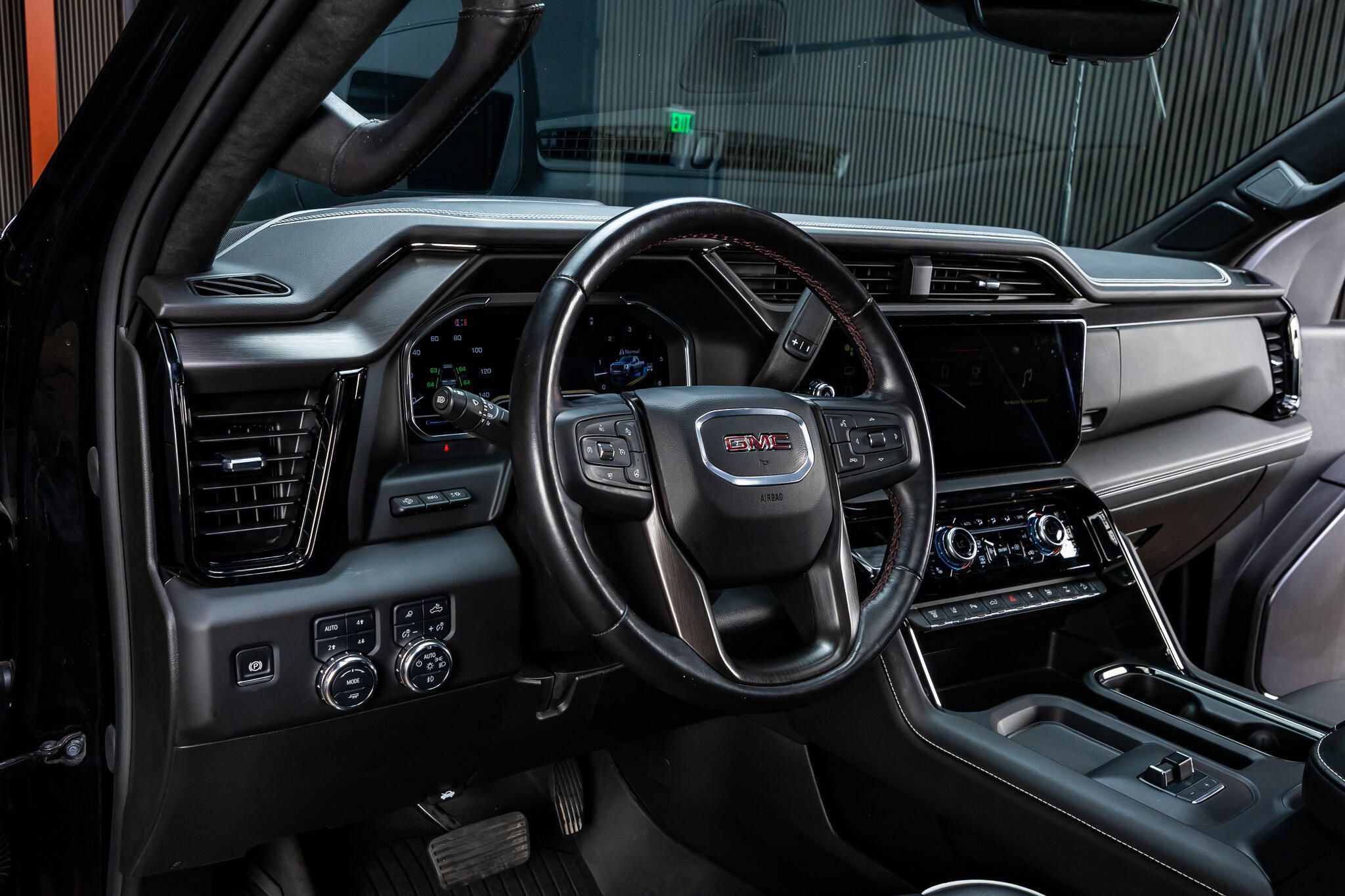 Used 2024 GMC Sierra 2500 AT4X w/ AT4X AEV Edition AWD/4WD image 17