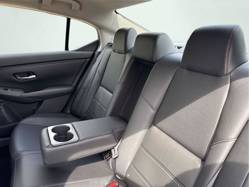 Used 2023 Nissan Sentra SR w/ SR Premium Package FWD image 19