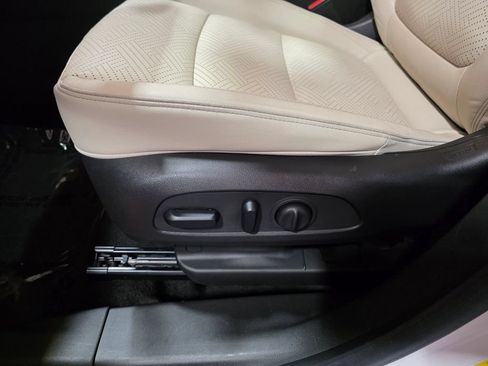 Used 2021 Buick Encore GX Essence w/ Advanced Technology Package AWD/4WD image 13
