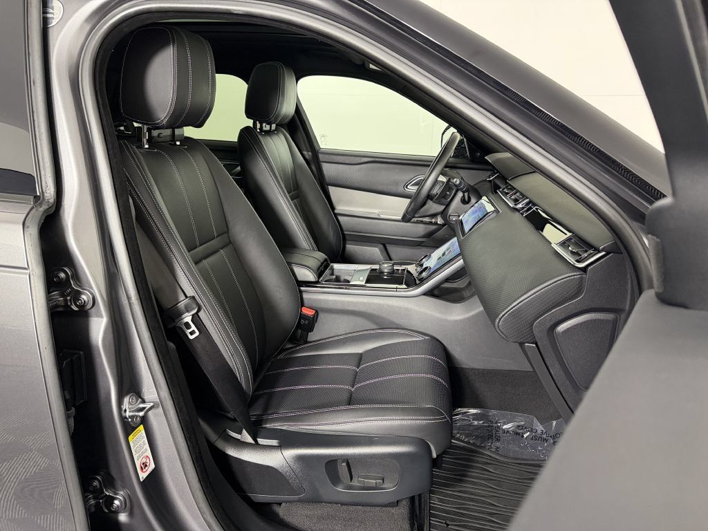 Used 2019 Land Rover Range Rover Velar S AWD/4WD image 27