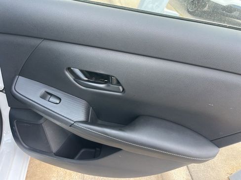 Used 2024 Nissan Sentra SV FWD image 23