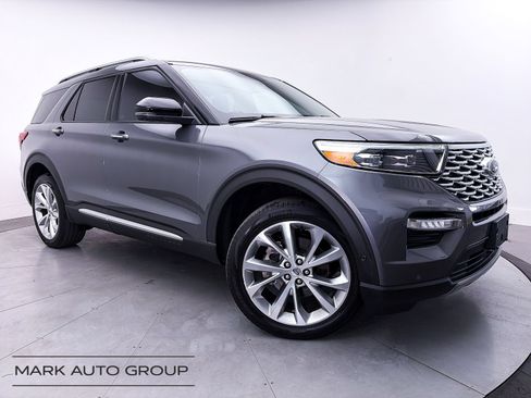 Used 2021 Ford Explorer Platinum w/ Equipment Group 601A AWD/4WD image 2