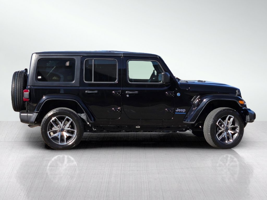 Used 2024 Jeep Wrangler Unlimited w/ Convenience Group AWD/4WD image 3