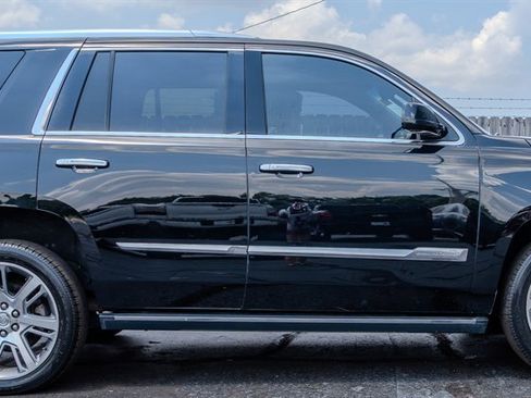 Used 2015 Cadillac Escalade Premium image 6