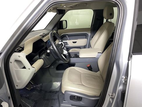 Used 2020 Land Rover Defender 110 SE image 12