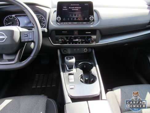 Certified 2025 Nissan Rogue SV FWD image 21