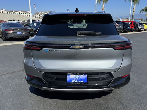 Used 2025 Chevrolet Equinox EV LT FWD image 9
