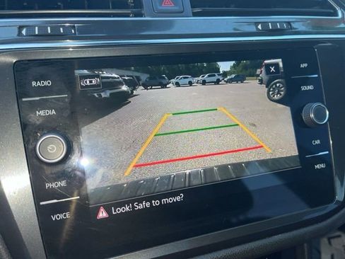 Used 2023 Volkswagen Tiguan SE image 13