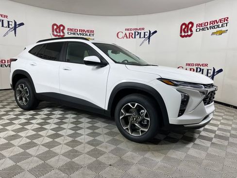 New 2026 Chevrolet Trax LT FWD image 1