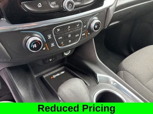 Used 2023 Chevrolet Traverse LT image 24