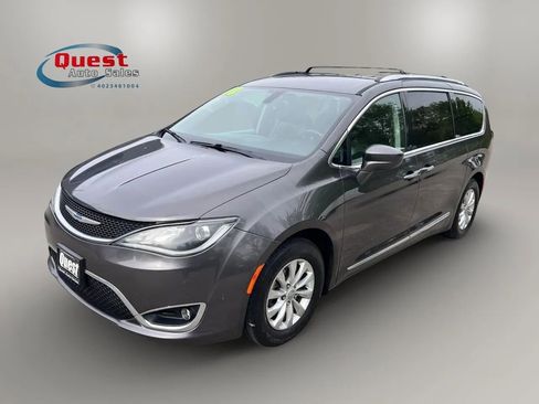 Used 2018 Chrysler Pacifica Touring-L FWD image 7