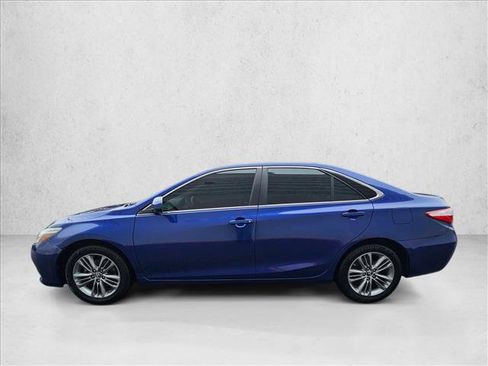 Used 2015 Toyota Camry SE image 2