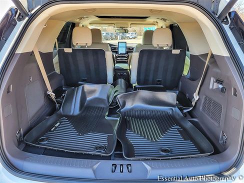 Used 2022 Ford Explorer Platinum image 30