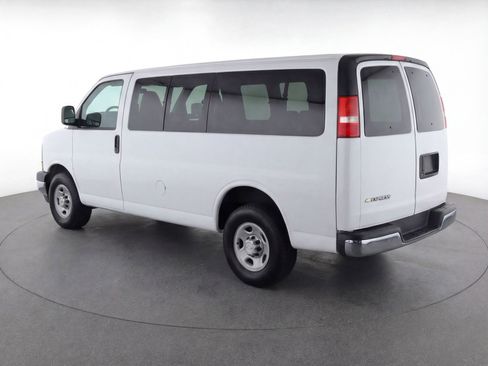 Used 2025 Chevrolet Express 3500 LT w/ LT Preferred Equipment Group RWD image 6