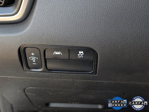 Used 2022 Kia Sorento LX image 10