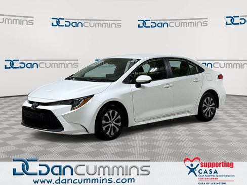 Used 2022 Toyota Corolla LE FWD image 1