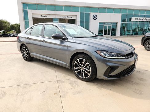 Used 2025 Volkswagen Jetta Sport FWD image 8