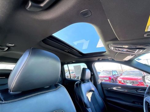 Used 2023 Jeep Grand Cherokee Altitude image 21