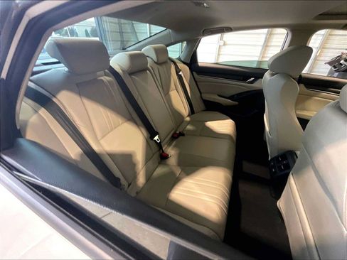 Used 2021 Honda Accord Touring image 28