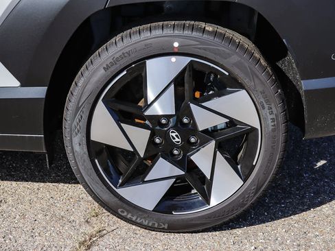 New 2026 Hyundai Kona Limited FWD image 11