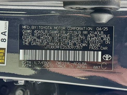 Used 2025 Toyota Corolla LE image 30