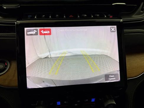 Used 2022 Jeep Grand Cherokee Summit AWD/4WD image 32