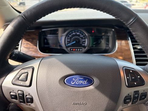 Used 2019 Ford Taurus Limited FWD image 34