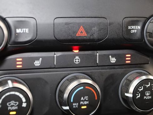 Used 2023 RAM 1500 Big Horn AWD/4WD image 8