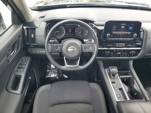 Certified 2025 Nissan Pathfinder SV w/ Black Appearance Package FWD image 20