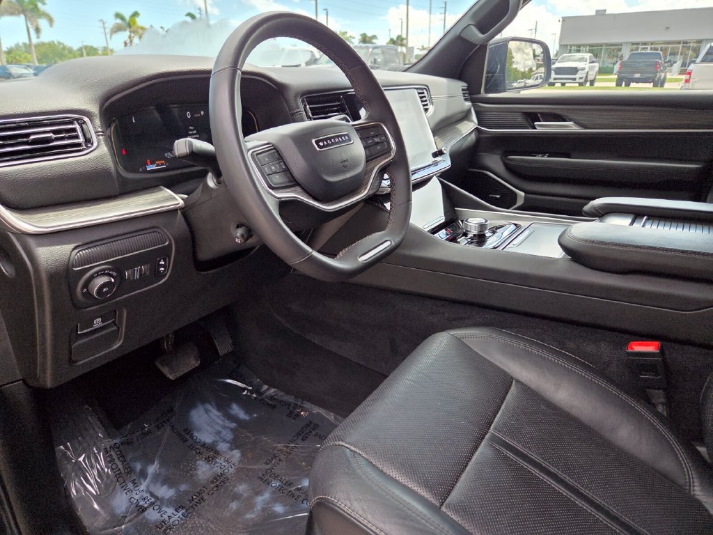 Certified 2024 Jeep Wagoneer Series II AWD/4WD image 31