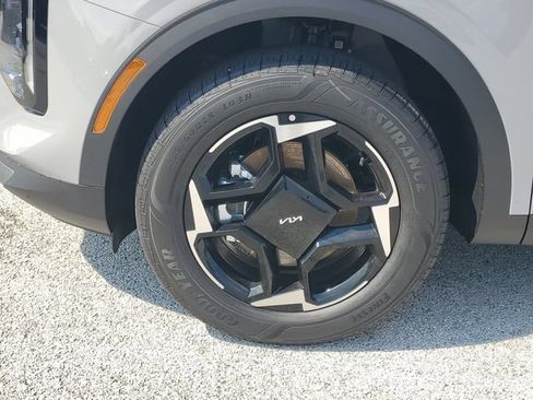 Certified 2026 Kia Sportage EX AWD/4WD image 9